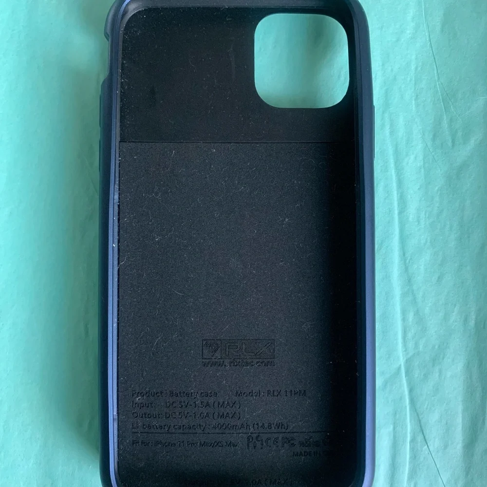 Navy Blue iPhone 8+ Cell Phone CHARGING Case! Used!